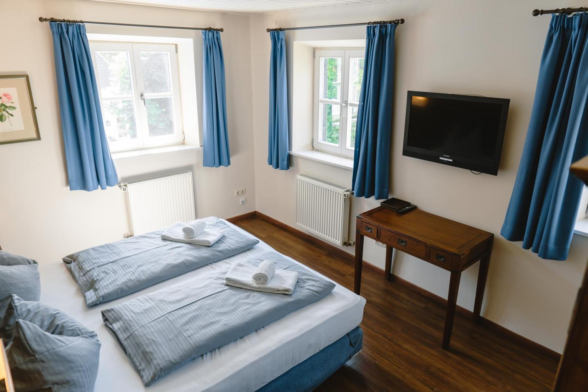 Hotel Restaurant Taverna Eching  Екстер'єр фото