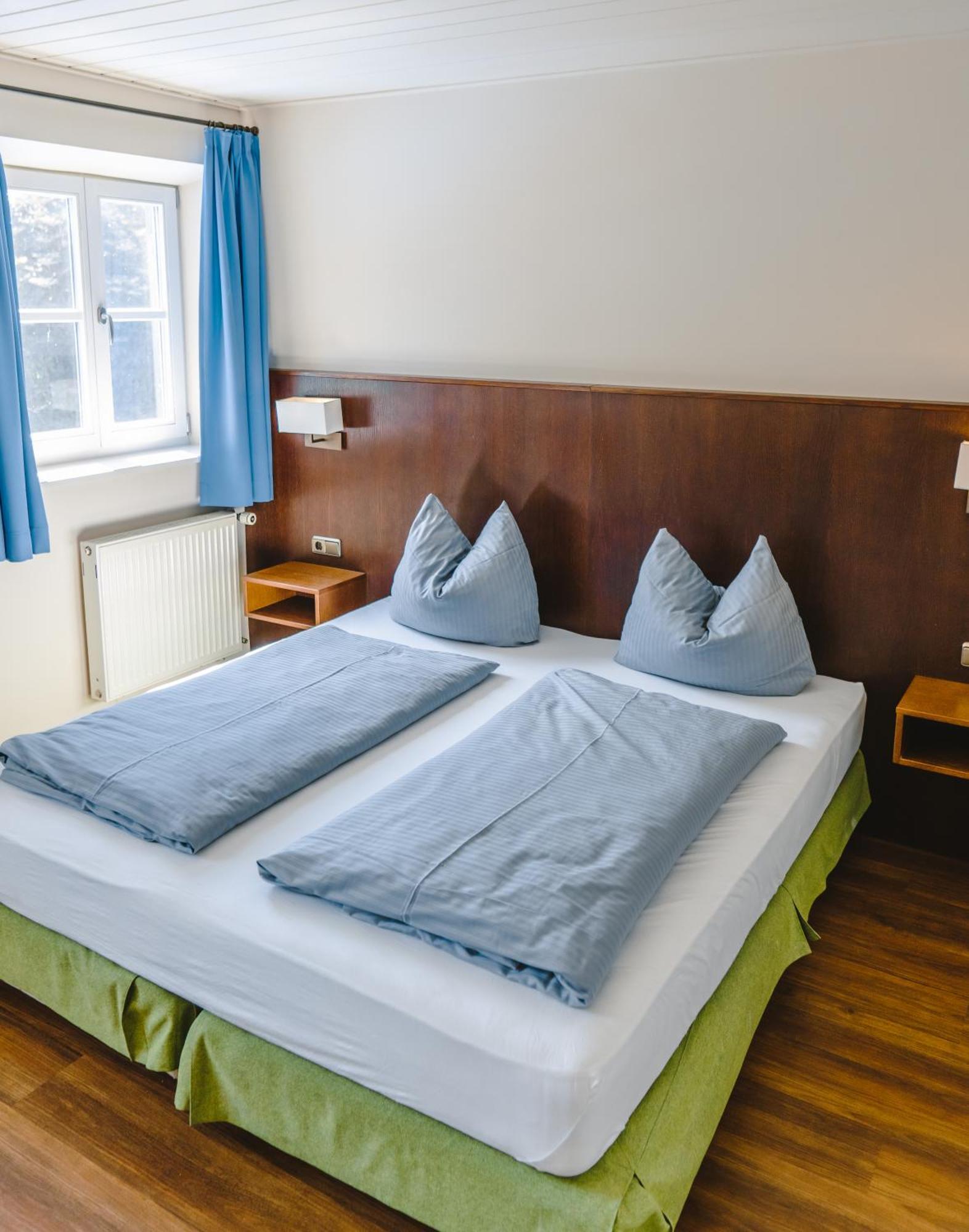 Hotel Restaurant Taverna Eching  Екстер'єр фото