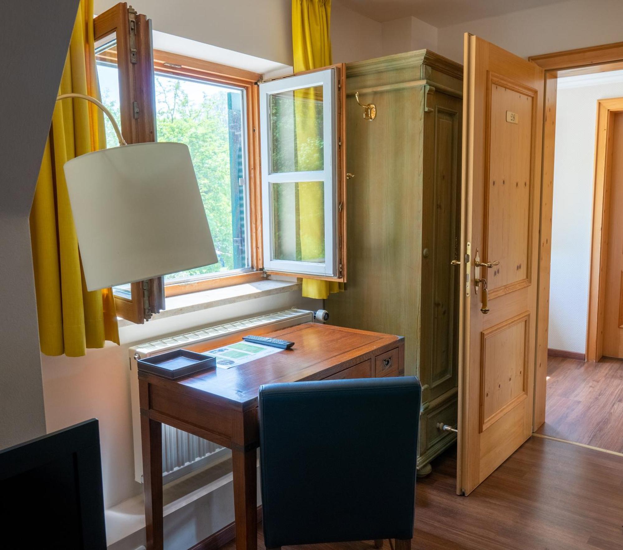 Hotel Restaurant Taverna Eching  Екстер'єр фото