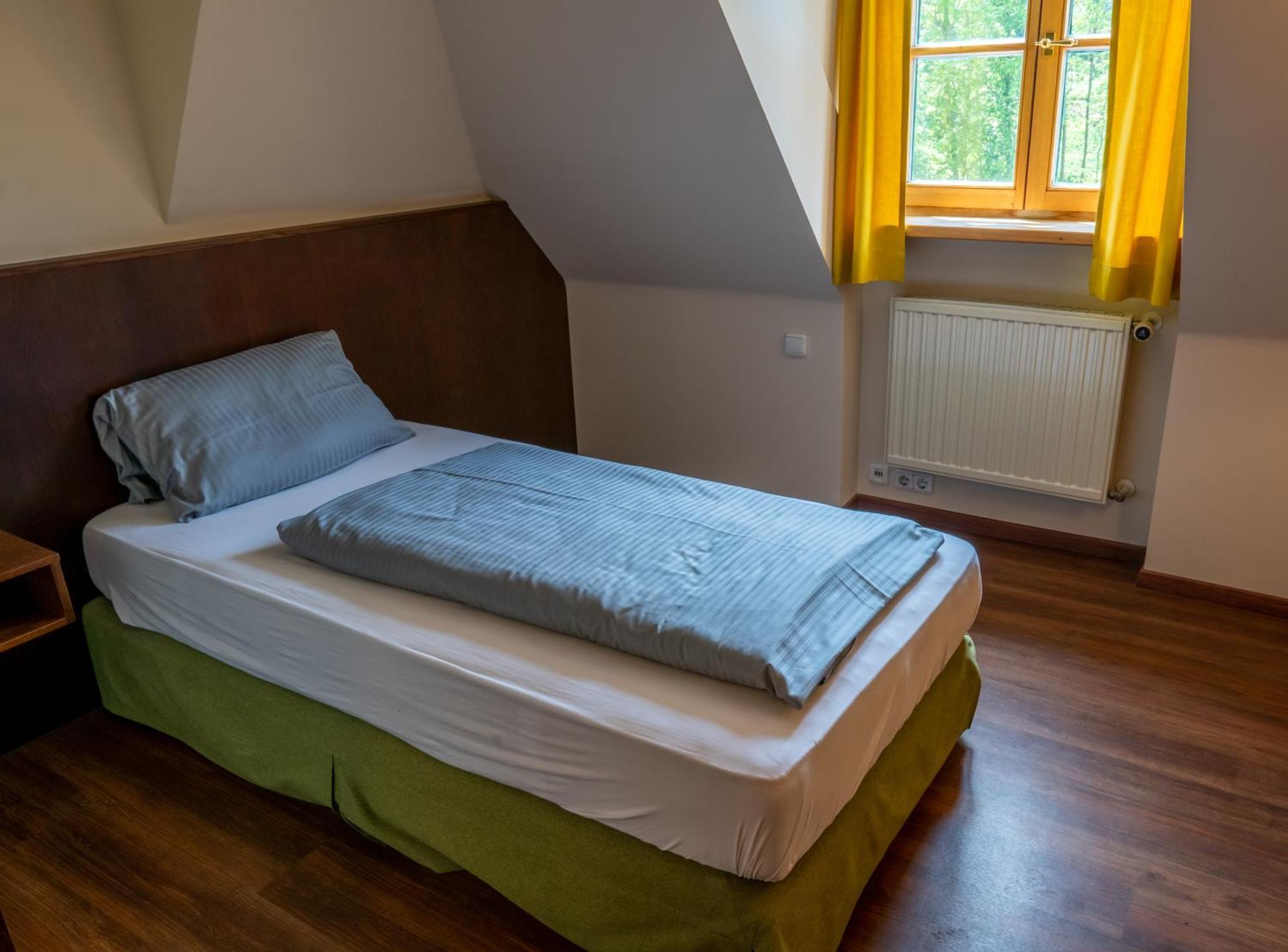 Hotel Restaurant Taverna Eching  Екстер'єр фото