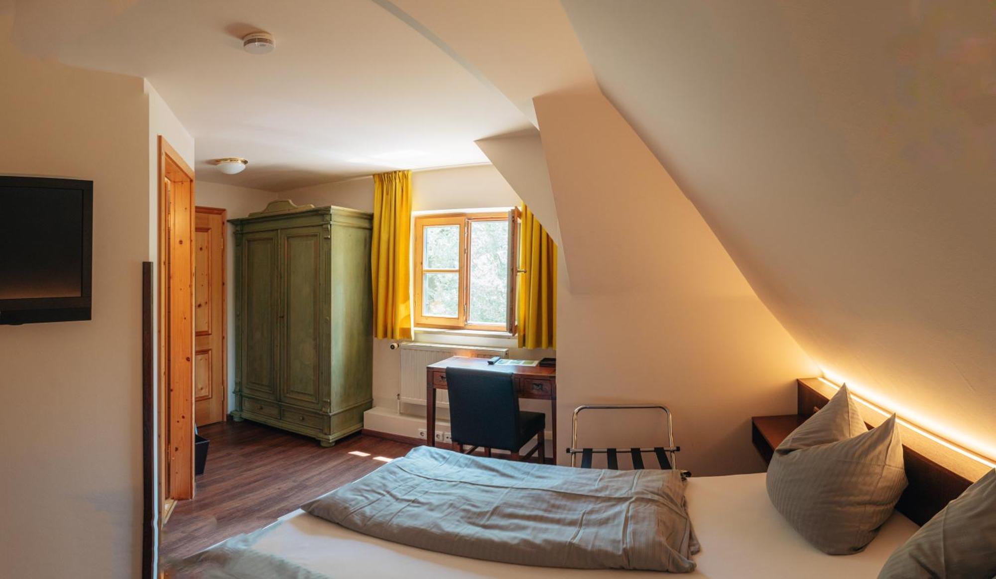 Hotel Restaurant Taverna Eching  Екстер'єр фото