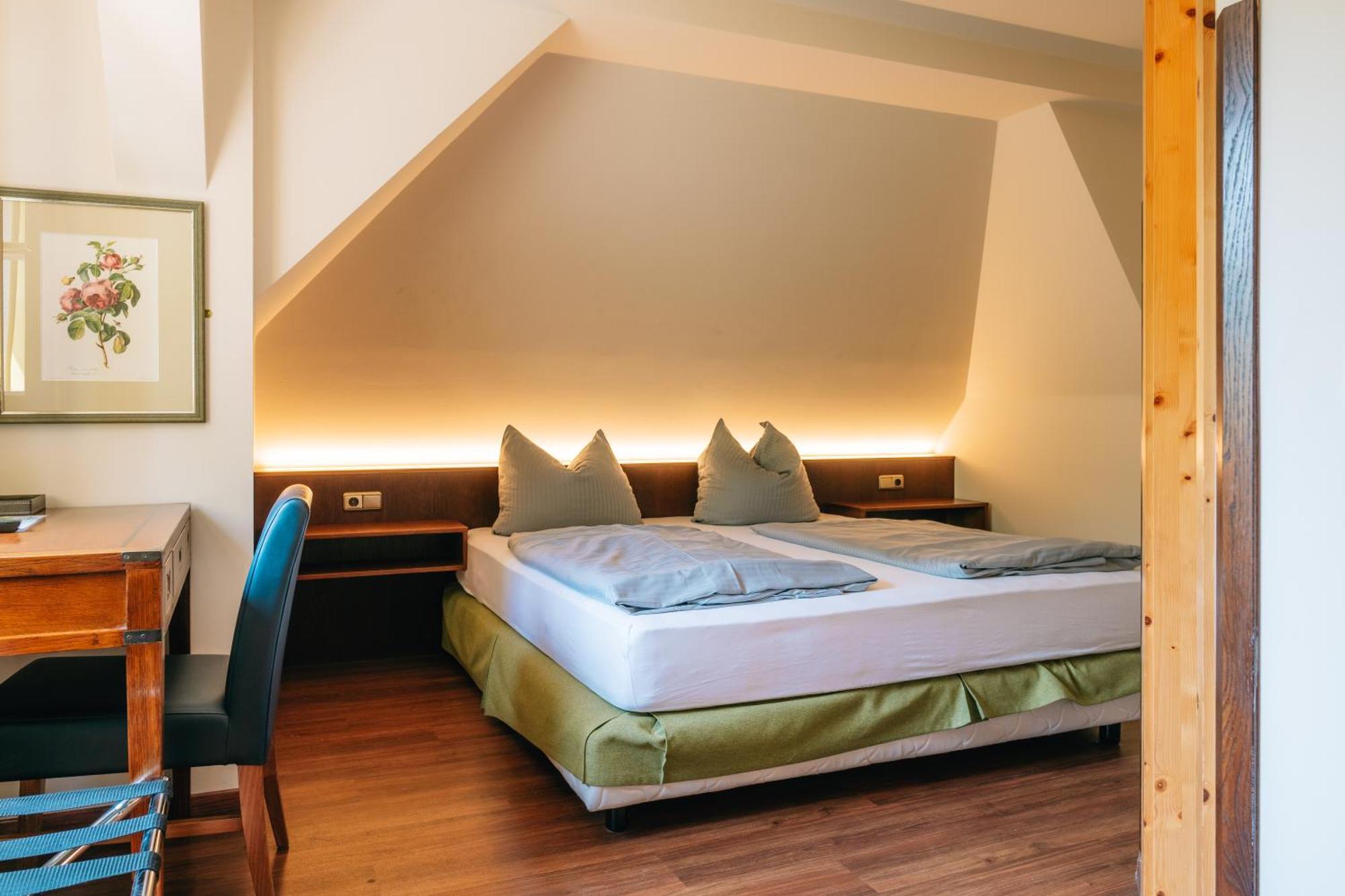 Hotel Restaurant Taverna Eching  Екстер'єр фото