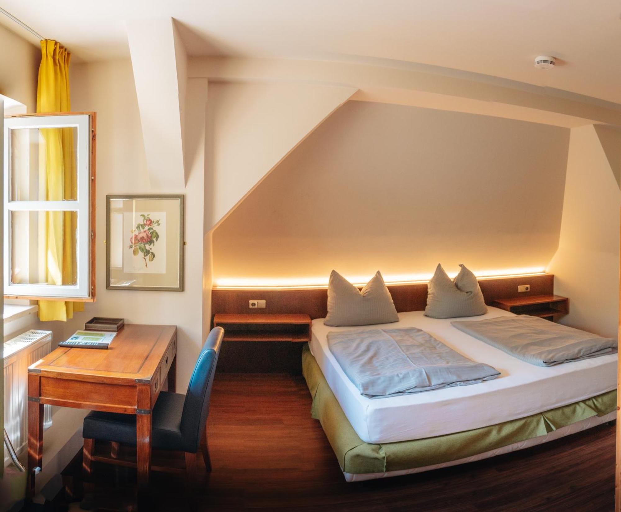 Hotel Restaurant Taverna Eching  Екстер'єр фото